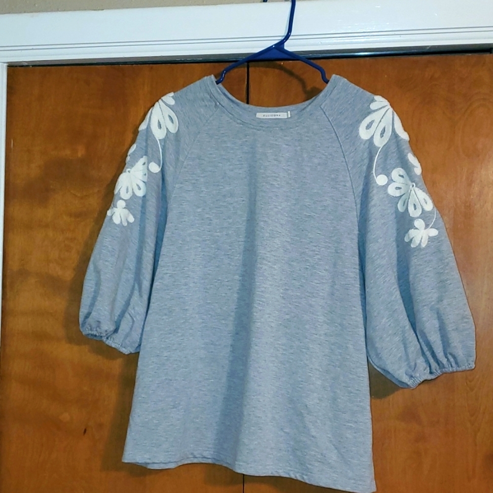 Ellison large shirt with crochet on sleeves